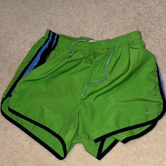 Nike Green Athletic Shorts - Picture 1 of 2